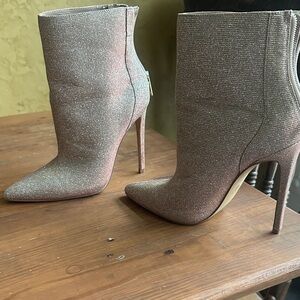 Jennifer Lopez Shimmering Pinkish Heeled Boots